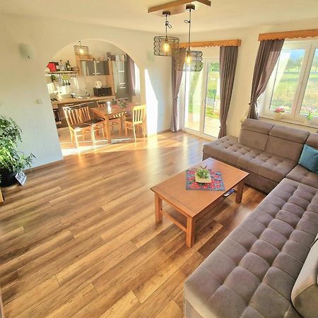 Holiday Home Melani Sinac Екстериор снимка