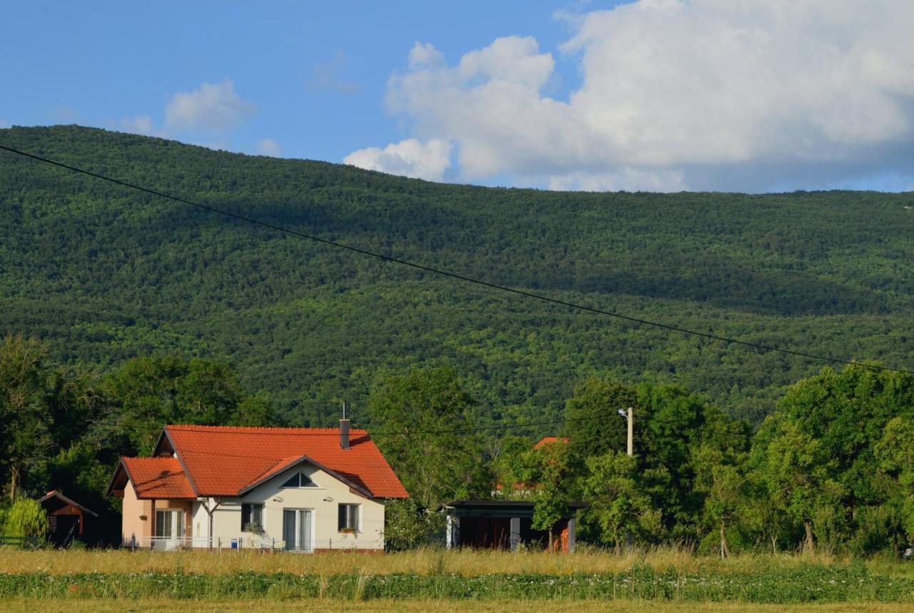 Holiday Home Melani Sinac Екстериор снимка