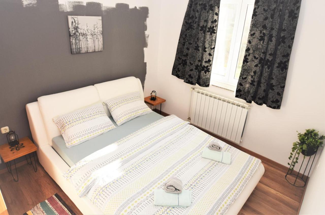 Holiday Home Melani Sinac Екстериор снимка